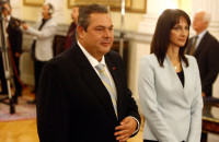 Ο ΚΑΜΜΕΝΟΣ ΔΙΕΓΡΑΨΕ ΤΗΝ ΚΟΥΝΤΟΥΡΑ ΑΠΟ ΤΟΥΣ ΑΝΕΞΑΡΤΗΤΟΥΣ ΕΛΛΗΝΕΣ!