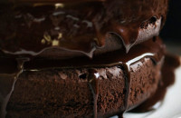 ΑΥΤΟ ΕΙΝΑΙ ΤΟ ΣΟΚΟΛΑΤΕΝΙΟ ΚΕΙΚ ΠΟΥ ΖΥΓΙΖΕΙ 11 ΚΙΛΑ ΚΑΙ ΕΧΕΙ ΤΡΕΛΑΝΕΙ ΤΟ ΙΝΤΕΡΝΕΤ!