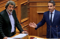 Ο ΠΟΛΑΚΗΣ ΑΠΕΙΛΕΙ ΞΑΝΑ ΜΕ ΦΥΛΑΚΙΣΕΙΣ – ΜΗΤΣΟΤΑΚΗΣ: ΔΕΝ ΤΡΟΜΟΚΡΑΤΟΥΜΑΣΤΕ!