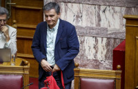 KATAΤΙΘΕΤΑΙ Ο «ΠΡΟΕΚΛΟΓΙΚΟΣ» ΠΡΟΥΠΟΛΟΓΙΣΜΟΣ: ΤΙ ΑΝΑΜΕΝΕΤΑΙ ΓΙΑ ΣΥΝΤΑΞΕΙΣ ΚΑΙ ΠΑΡΟΧΕΣ!