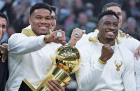 Οι Αντετοκούνμπο κλήρωσαν το σπίτι των 100.000 ευρώ στην Ακρόπολη -«Εχω πάθει σοκ», τους είπε η νικήτρια