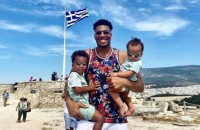 Ο Γιάννης Αντετοκούνμπο βρέθηκε στην Ακρόπολη με τους γιους του και το είδε όλος ο πλανήτης