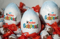 Πανευρωπαϊκός συναγερμός για τα κρούσματα σαλμονέλας από σοκολατένια αυγά Kinder Surprise!