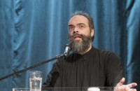 «Μακάριοι οι γονείς που δεν βαράνε τα παιδιά τους»: Τα λόγια του πατέρα Ανδρέα Κονάνου που αξίζει να διαβαστούν