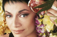 Μαλβίνα Κάραλη : Οι άνθρωποι να συναντιούνται. Να μην απαντιούνται