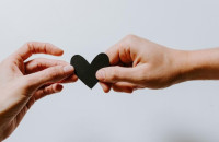 Τα 3 ζώδια που θα είναι τυχερά στον έρωτα τον Μάιο