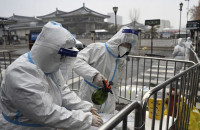 Κοροναϊός: Κλείνουν σχολεία, μπαρ και πολιτιστικοί χώροι σε κινέζικη πόλη με μόλις 18 κρούσματα