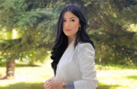 Αφροδίτη Λατινοπούλου: Βρίσκει υποστηρικτές μετά τα ομοφοβικά σχόλια για τον Καπουτζίδη