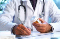 Η κρίση δημιούργησε το πρόβλημα: «Κίνητρο» για επιστροφή των ιατρών το …δίπορτο!