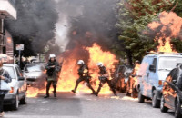 Σεπόλια: Επεισόδια σε πορεία για την υπόθεση της 12χρονης-Άγνωστοι έβαλαν φωτιά στο όχημα του προφυλακισθέντα Ηλία Μίχου