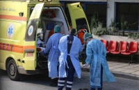 Οικογενειακό δράμα ανήμερα Καθαρά Δευτέρα: Μητέρα ζούσε 3 μέρες με το νεκρό παιδί της στο σπίτι, σοκ στο Βόλο