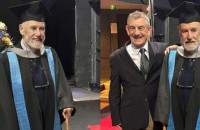 Φοιτητής ετών 95: Συνταξιούχος πήρε το πτυχίο του, έγινε ο γnραιότερος απόφοιτος και πάει για το διδακτορικό