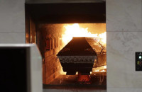 Σοκ σε γραφείο τελετών στην Ινδία: 52χρονη «αναστήθηκε» λίγο πριν την αποτεφρώσουν!