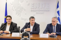 Σύσκεψη των Περιφερειαρχών με τους Υπουργούς Ανάπτυξης Τάκη Θεοδωρικάκο και Εσωτερικών Θοδωρή Λιβάνιο