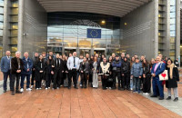 Με πρωτοβουλία του Σάκη Αρναούτογλου, μαθητές από Φαρκαδόνα, Κομοτηνή και Κίμωλο «Αποκτούν φωνή» στο Ευρωπαϊκό Κοινοβούλιο