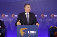 Στο συνέδριο της ΕΝΠΕ συγκινητική η τελευταία παρουσία του Απόστολου Τζιτζικώστα