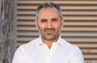 Κώστας Καρπουχτσής : Λεφτά υπάρχουν, αλλά όχι για τη «ραχοκοκαλιά» της ελληνικής οικονομίας…