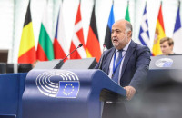 Δημήτρης Τσιόδρας: Μέτρα αντιμετώπισης για την παράνομη διακίνηση φαρμάκων μέσω διαδικτύου