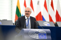 Γιάννης Μανιάτης:2+1 λόγοι καταψήφισης της πρότασης Φον ντερ Λάιεν