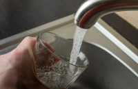 Η Ειρήνη Αγαπηδάκη ζητά από τις ΔΕΥΑ άμεση κατάρτιση και αποστολή των προγραμμάτων παρακολούθησης του νερού.