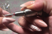 Απαγόρευση στη χρήση τζελ νυχιών από την 1η Σεπτεμβρίου – Ο λόγος