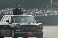 Στα κάγκελα ο Τραμπ μετά την επίδειξη ισχύος από τον Σι στο Πεκίνο