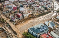 Ισπανία: Έκλεισαν σχολεία και παραλίες στην Ίμπιζα λόγω της καταρρακτώδους βροχής