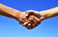 Πες μου πως χαιρετάς να σου πω τι θα πάθεις