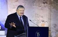 Ο Βενιζέλος για τον Κώστα Καραμανλή: Η εναλλαγή και εν τέλει η συνύπαρξη βρίσκονται στην καρδιά της κοινοβουλευτικής δημοκρατίας