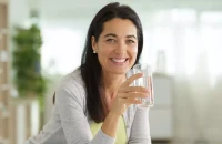 Νερό: Πολύτιμος σύμμαχος της καρδιάς μετά τα 50