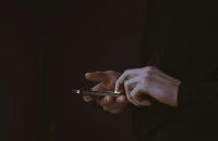 Νέος κίνδυνος απάτης με δήθεν «τροχαίες παραβάσεις» - Προσοχή σε παραπλανητικά SMS