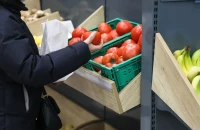 Ψώνια της τελευταίας στιγμής για το τραπέζι της Ανάστασης: Τι ώρα κλείνουν τα σουπερμάρκετ