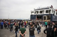 Μυτιλήνη: Κατάληψη καταπέλτη πλοίου από κτηνοτρόφους- Εκτός πλοίου οι μισοί επιβάτες, ΙΧ και φορτηγά