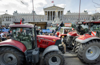 300 τρακτέρ κατέκλυσαν τους δρόμους της Βιέννης