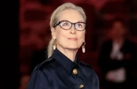 Η Μέριλ Στριπ πρωταγωνιστεί στη νέα μίνι σειρά «The Corrections» του Netflix