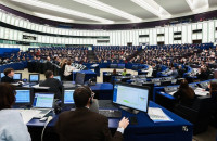 Εγκρίθηκε με ευρεία πλειοψηφία για ένα ασφαλέστερο ψηφιακό περιβάλλον για παιδιά και νέους