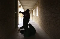 Κοζάνη: Ανήλικοι χτύπησαν με γροθιές συνομήλικό τους και συνελήφθησαν – Έχει τραύματα σε μάτι, πλάτη και χέρια