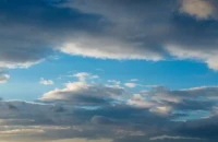 Καιρός – Κολυδάς: Τέλος η αφρικανική σκόνη – Αστάθεια με συννεφιές και τοπικές βροχές