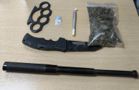 Σέρρες: Χειροπέδες σε ζευγάρι για ναρκωτικά και όπλα