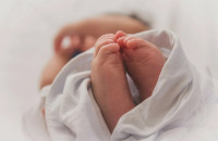 Σε αναστολή η παιδίατρος για την υπόθεση του βρέφους που νοσηλεύεται με μηνιγγίτιδα σε ΜΕΘ στην Πάτρα