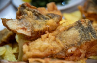 Γιατί τρώμε μπακαλιάρο σκορδαλιά την 25η Μαρτίου;