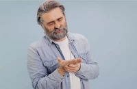 Νόσος Πάρκινσον: 4 παράξενα συμπτώματα που εμφανίζονται ακόμη και 20 χρόνια πριν