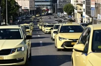Νέα απεργία στα ταξί: Χειρόφρενο ξανά αύριο Δευτέρα και συγκέντρωση στα γραφεία του ΣΑΤΑ