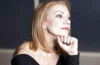 Συγκινεί η Ζούνη: «Προσπάθησα να κρατήσω με πανικό σχεδόν τις μνήμες που είχα από τον μπαμπά μου»