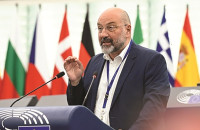 Κομισιόν σε Σάκη Αρναούτογλου- Μπορούμε να στηρίξουμε τη Λέσβο εφόσον το ζητήσει η Ελλάδα