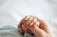 Βόλος: Αγωνία για βρέφος, φόβοι ότι κατάπιε ποντικοφάρμακο