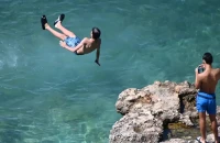 Καιρός αύριο: 30άρια σε Αττική και Θεσσαλονίκη – Καταιγίδες στα δυτικά ορεινά
