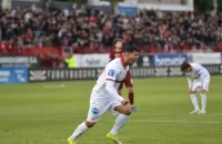 Πανσερραϊκός – ΑΕΛ Novibet 1-1: Ο Καρέλης με πέναλτι στο 90+8 βύθισε τους «βυσσινί» στη μάχη της παραμονής στη Super League