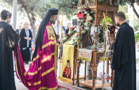 Σερρών Θεολόγος: Οι Σερραίοι τιμούν τον  Άγ. Λουκά τον ιατρό!