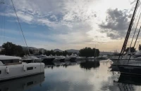 Άλιμος: Τραυματίστηκε 27χρονη τουρίστρια σε σκάφος στη μαρίνα, μεταφέρθηκε στο Λαϊκό